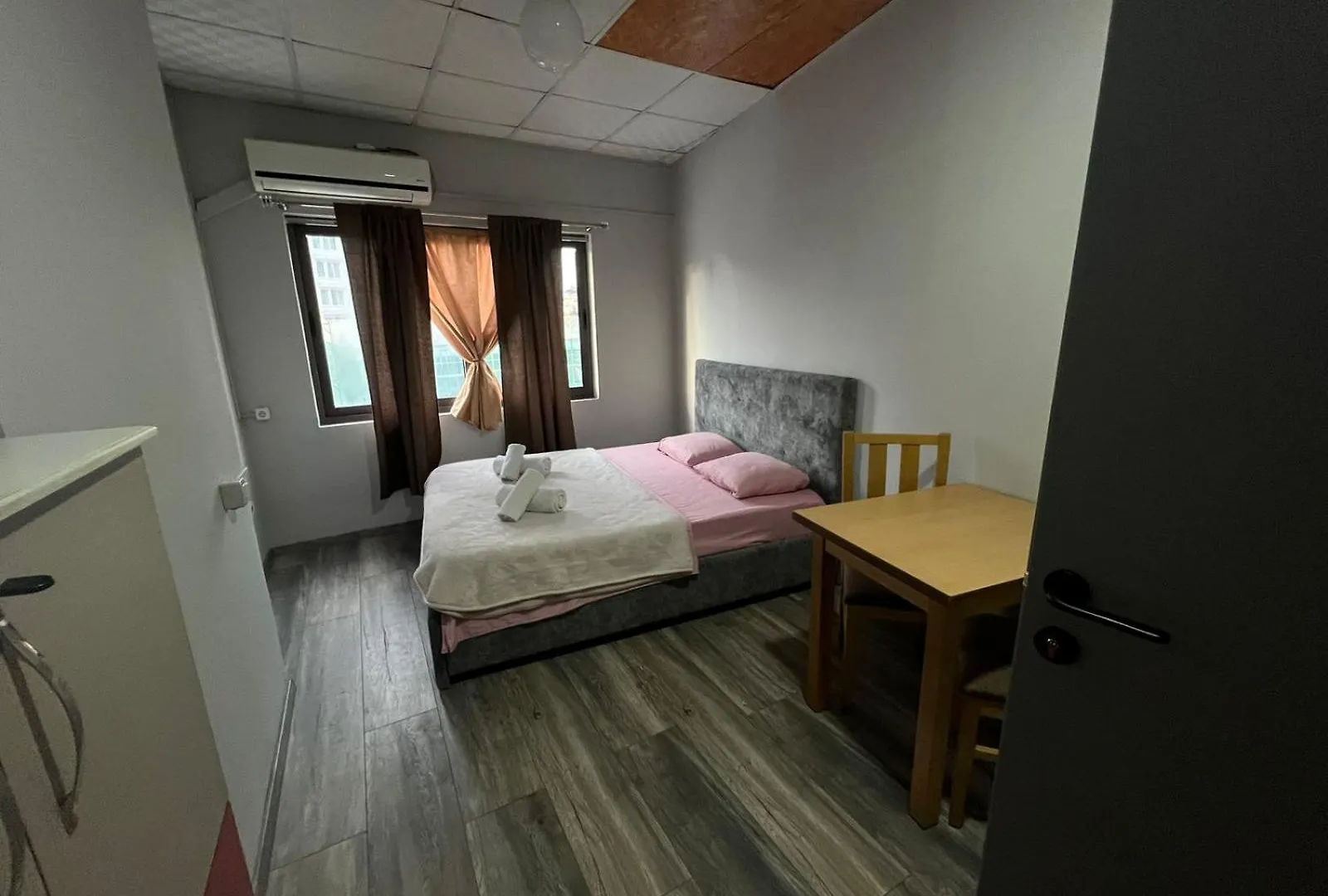 The Rooftop Hostel Shkodër