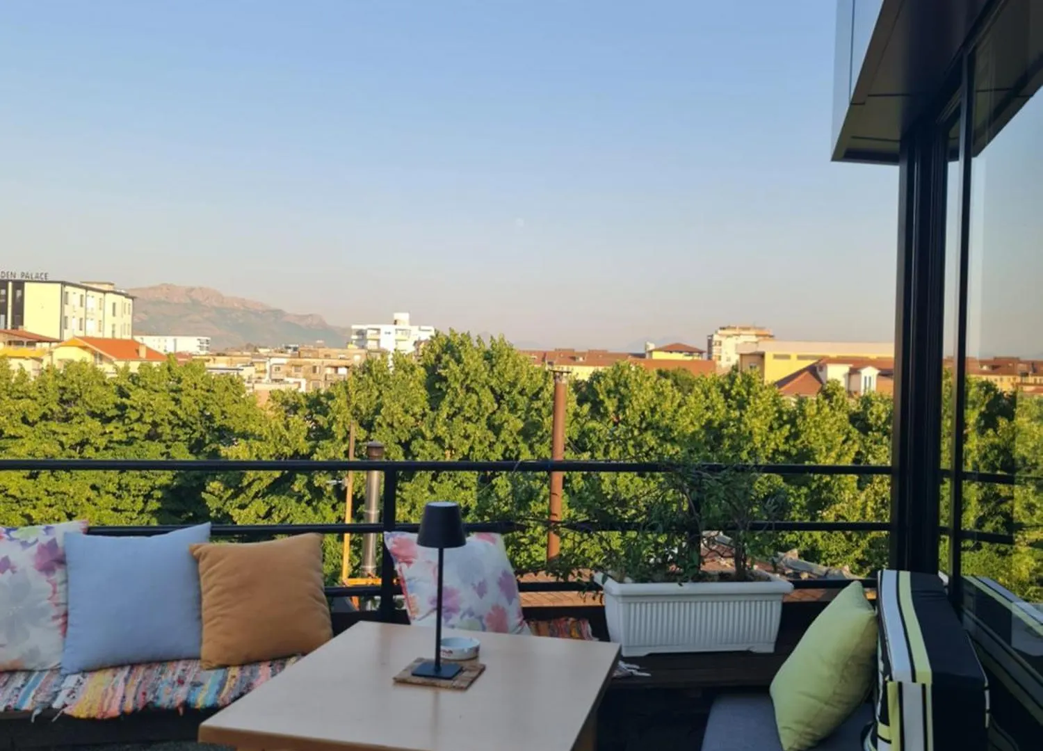 The Rooftop Hostel Shkodër Albanien